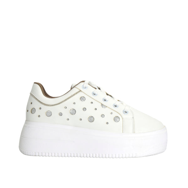 White Fashionable Sneaker with Trims